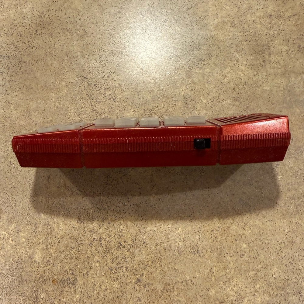 Vintage Hasbro Merlin 2004 Red Handheld Electronic Game - Tested - Picture 7 of 12